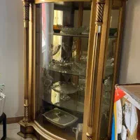بوفه سلطنتی ایستاده