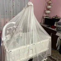 تخت کنار مادر چیپولینو