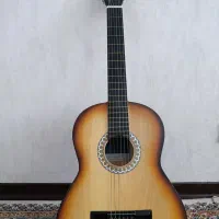 فروش گیتار کلاسیک Guvnor در حد نو