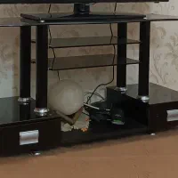 میز تلویزیون شیشه ای