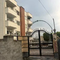 مجتمع با نگهبانی مقیم