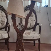 آباژور ایستاده
