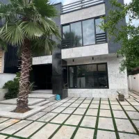 ویلا با روف گاردن/320متر بنا/مناسب قزوینی ها