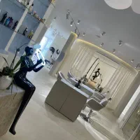 استخدام نیروی حرفه ای برای لاین های مختلف ارایشی