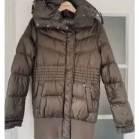 کاپشن برند guess