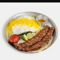 آشپر ایرانی ماهر یا کمک اشپز