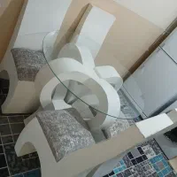 یک عدد میز نهارخوری وتخت یک نفر ه قیمت ۱۵تا۲۰