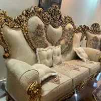 مبل سلطنتی همراه با میز ناهار خوری