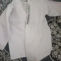 لباس کاراته با کمربند سفید
