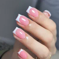 اموزش خدمات کاشت ناخن و کراتین ب سبک روسی