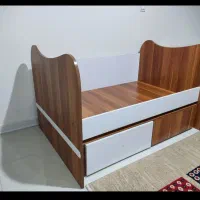 تخت وکمد