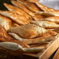 مغازه-بر-خیابان-اصلی-میباشد