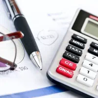 حسابدار هستم. (دارای نرم افزار حسابداری)