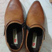 کفش قهوه ای وکتونی