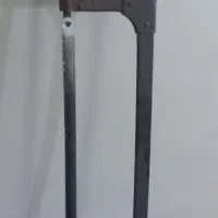 آره آهن بر قدیمی دسته آهنی