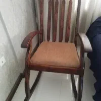 صندلی راک چوب کردو  نونو استفاده نشده مفت مفت...
