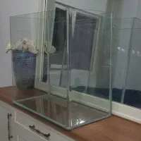 آکواریوم به همراه ۴ کیلو خاک بستر