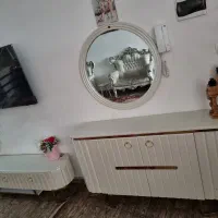 میز تلویزیون و آینه کنسول کاملا نو و سالم