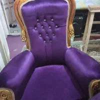 دوعدد مبل تک استیل و میز جلو مبلی