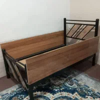 تخت فلزی