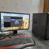 کیس گیمینگ به همراه مانیتور