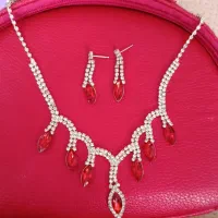 گردنبند و گوشواره