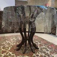 میز شیشه ای کاملا سالم و در حد نو