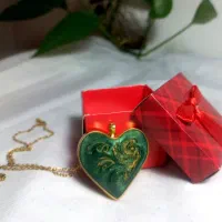 هدیه گردنبند رزینی رنگ ثابت طلایی