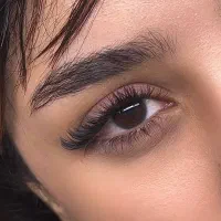 خدمات تخصصی اکستنشن و لیفت مژه (با سابقه کاری)