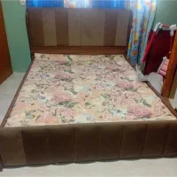 تخت و میز