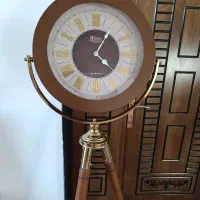 ساعت پایه دار