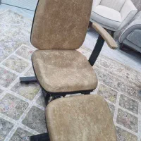 صندلی و وسایل ارایشگاه