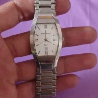 ساعت قدیمی و جدید