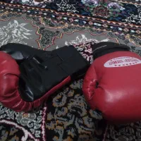 دستکش بوکس مناسب ۱۸ تا ۲۰ سال