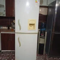 دو یخچال فریزر سالم تاحالا تعمیر نرفته