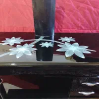 میز تلویزیون شیشه ای