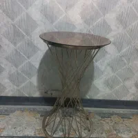 میز گرد طلایی
