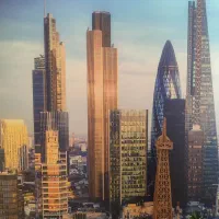 خانوم جهت کار در دفتر املاک