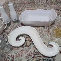 تعدادی ظروف پزیرایی