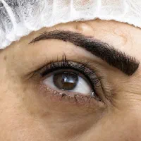 بن مژه شیدینگ لب