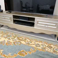 میز تلویزیون و آینه کنسول