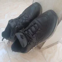 کتونی چرم ایرانی مشکی مردانه سایز ۴۲-۴۳ سالم تمیز