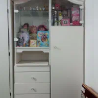 کمد بدون دلاور و میز تلویزیون