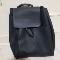 کولهپشتی زنانه مشکی شیک و مینیمال ، در حد نو
