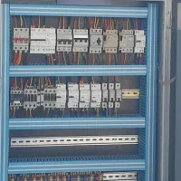 برقکار ساختمان صنعتی نصب لوستر  تابلو برق پرژکتور