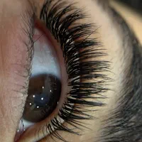اکستنشن مژه و لیفت مژه و ابرو
