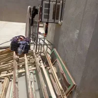 میز صندوق مغازی یا کافه. یا مطب نو هست