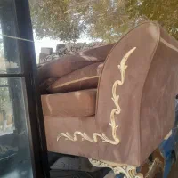 فروش یکدست مبل ۷نفر بامیز جلو و۱عدد بوفه بفروش م