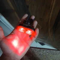 خطر. رقص نور عقب دوچرخه