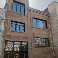 بنا و کاشی کار و سنگ کار
